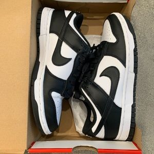 Nike dunks low panda